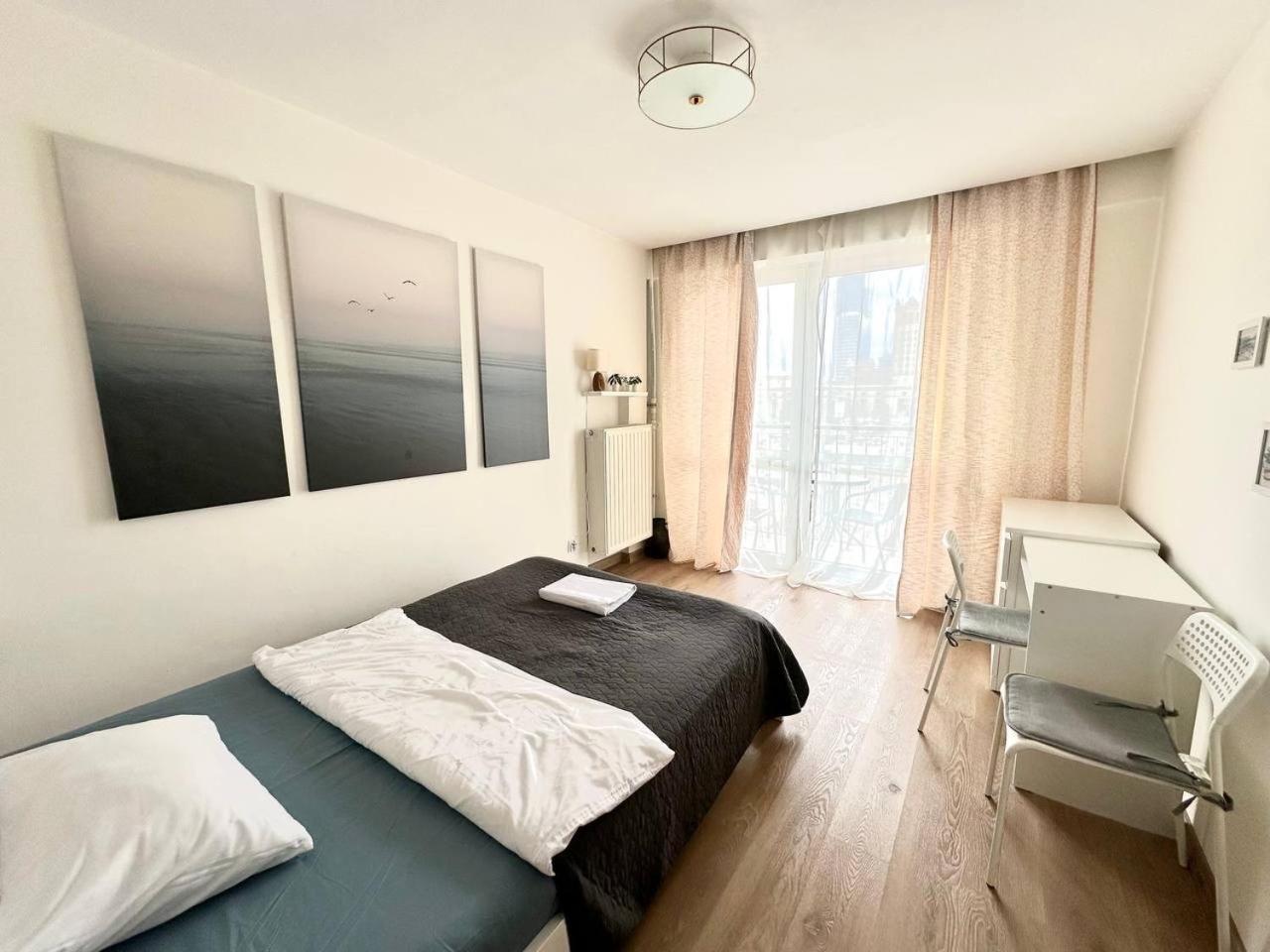 Ohmyhome-Zlota View Apartment Warszawa Zewnętrze zdjęcie