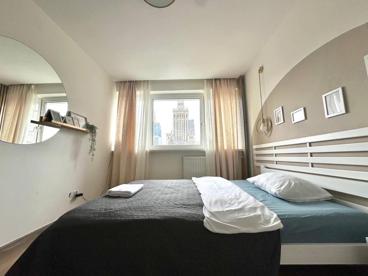 Ohmyhome-Zlota View Apartment Warszawa Zewnętrze zdjęcie